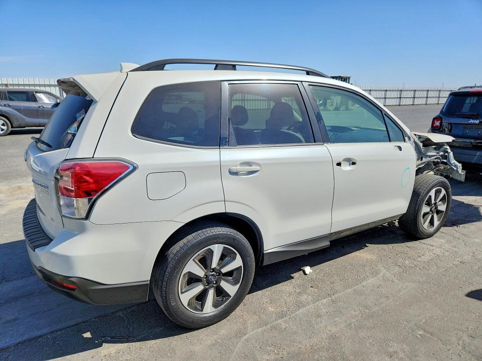 صورة رقم 3 من المزاد - 2017 SUBARU FORESTER مع VIN JF2SJAGC0HH571174