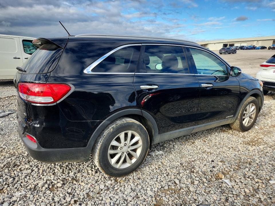 Photo 3 from auction – 2017 KIA SORENTO with VIN 5XYPGDA51HG209801