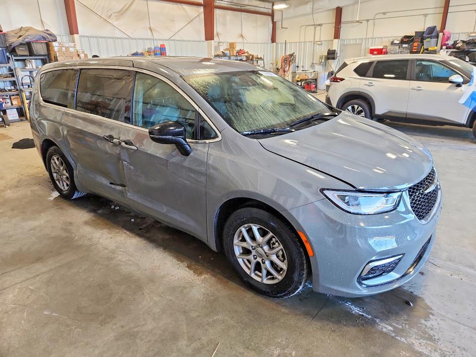 Фото 4 с аукциона – 2025 CHRYSLER PACIFICA с VIN 2C4RC1BG2SR540957
