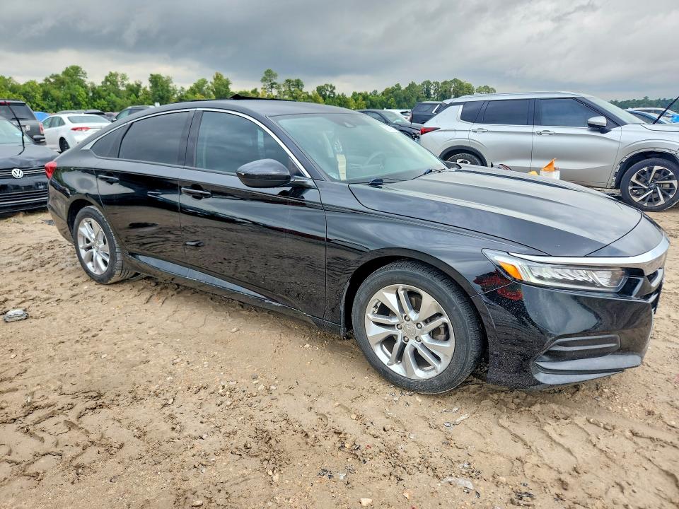 Снимка 4 от търг – 2019 HONDA ACCORD с VIN 1HGCV1F19KA042542