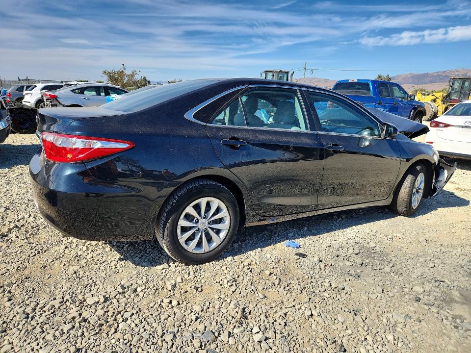 Снимка 3 от търг – 2016 TOYOTA CAMRY с VIN 4T4BF1FK5GR523525