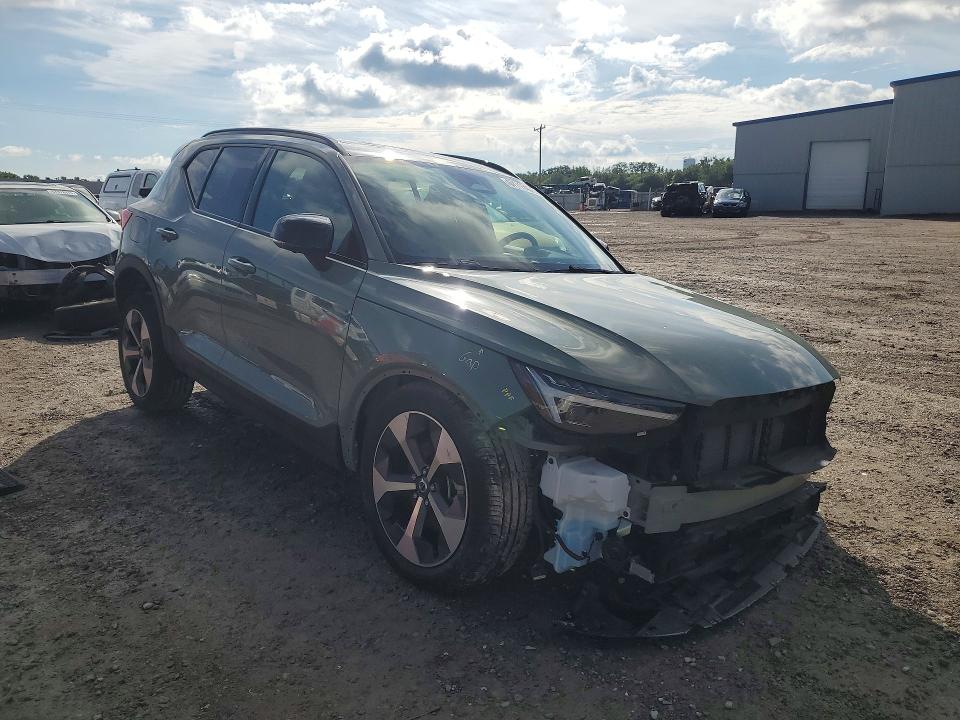 Photo 4 from auction – 2024 VOLVO XC40 with VIN YV4L12UL8R2312205