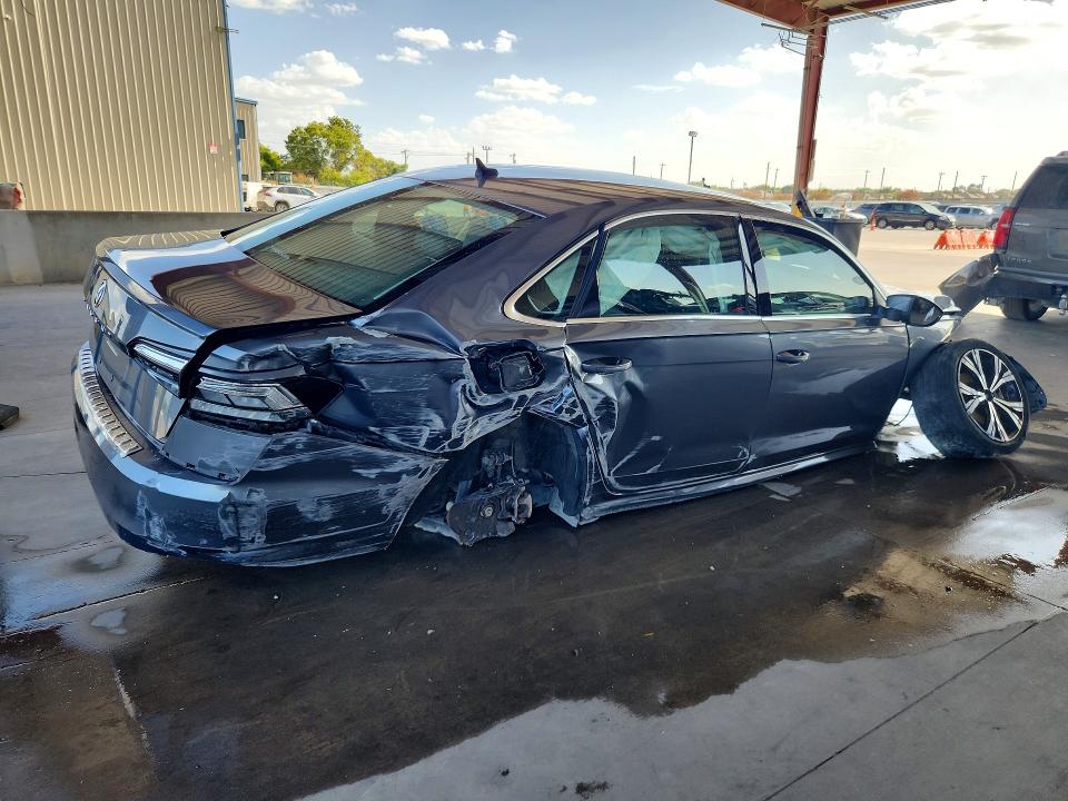 Photo 3 from auction – 2021 VOLKSWAGEN PASSAT with VIN 1VWSA7A35MC011231