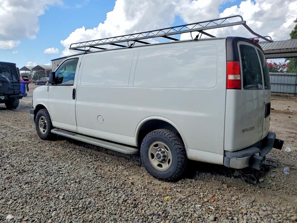 Photo 2 from auction – 2017 GMC SAVANA with VIN 1GTW7AFFXH1913538