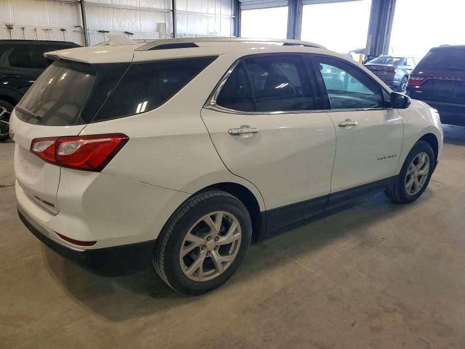 Photo 3 from auction – 2018 CHEVROLET EQUINOX with VIN 3GNAXVEV3JL174965