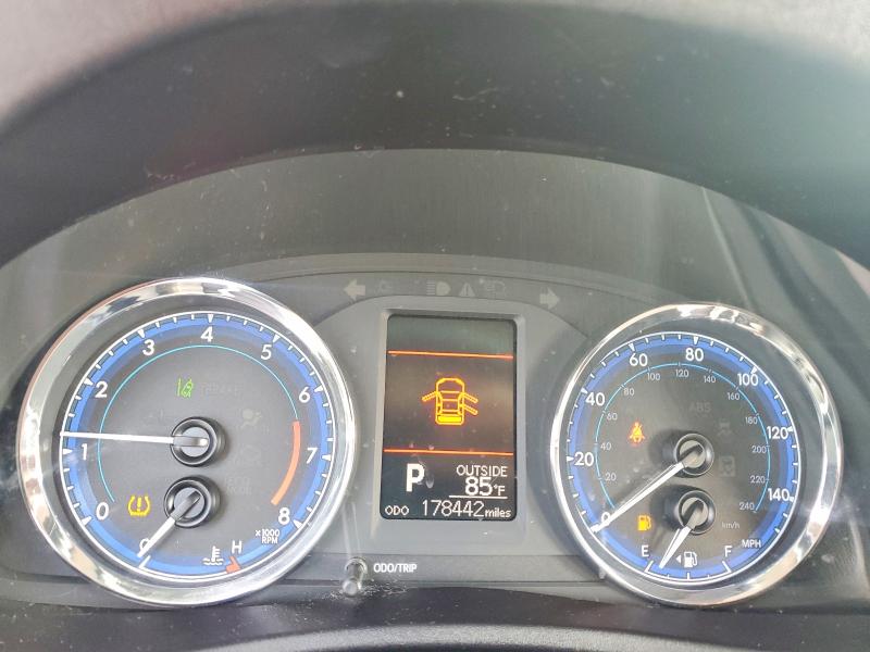 Снимка 9 от търг – 2018 TOYOTA COROLLA с VIN 2T1BURHE6JC970668