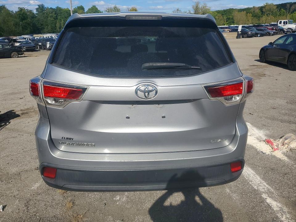 Photo 6 from auction – 2015 TOYOTA HIGHLANDER with VIN 5TDBKRFH0FS140513