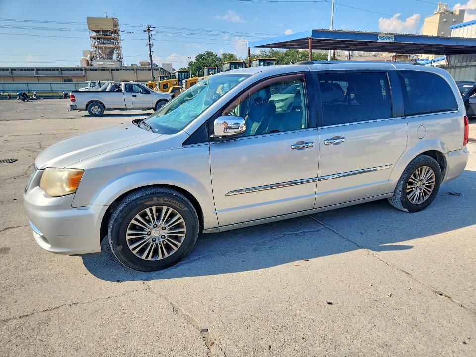 2011 CHRYSLER TOWN & COUNTRY - Търг №69441436