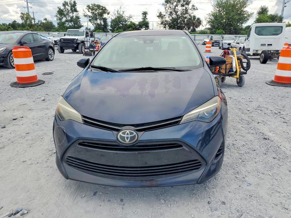 Снимка 5 от търг – 2017 TOYOTA COROLLA с VIN 2T1BURHE4HC882289