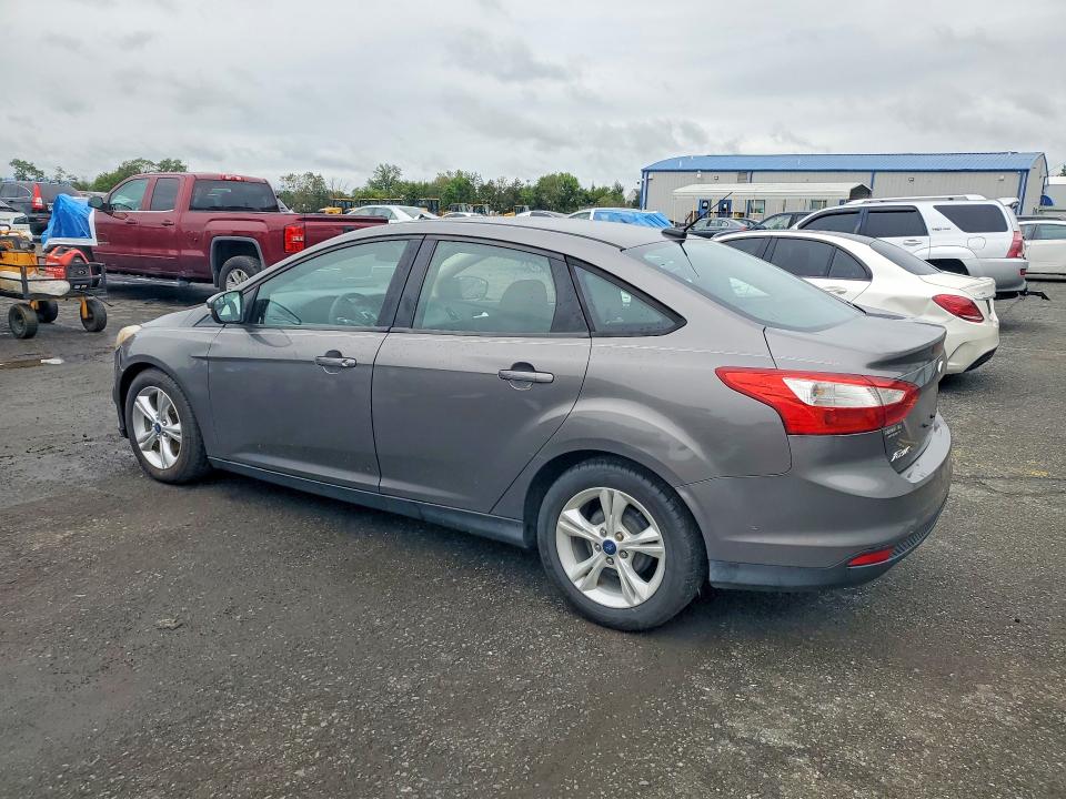 Снимка 2 от търг – 2014 FORD FOCUS с VIN 1FADP3F21EL230908