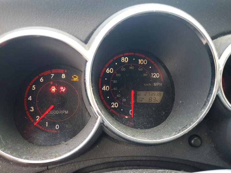 Photo 9 from auction – 2005 TOYOTA MATRIX with VIN 2T1KR32E65C394013
