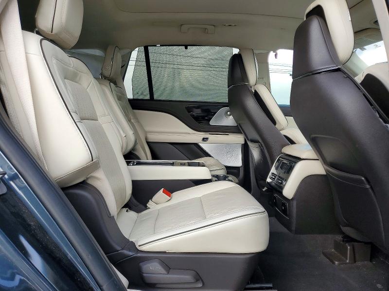 Photo 11 from auction – 2020 LINCOLN AVIATOR with VIN 5LM5J9XC8LGL35972