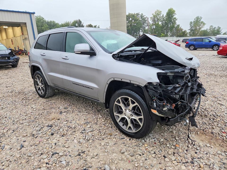 Снимка 4 от търг – 2018 JEEP GRAND CHEROKEE с VIN 1C4RJFBG8JC214395