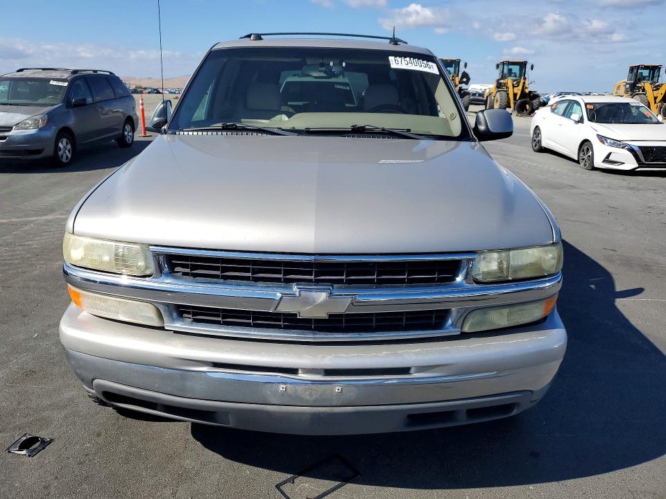 Photo 5 from auction – 2004 CHEVROLET SUBURBAN with VIN 3GNFK16TX4G150265