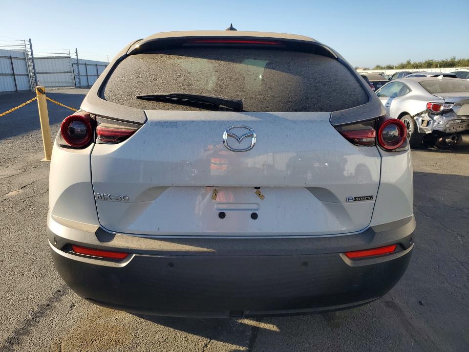 Photo 6 from auction – 2022 MAZDA MX-30 with VIN JM1DRADB9N0100436
