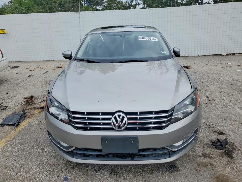 Photo 5 from auction – 2014 VOLKSWAGEN PASSAT with VIN 1VWCN7A32EC082607