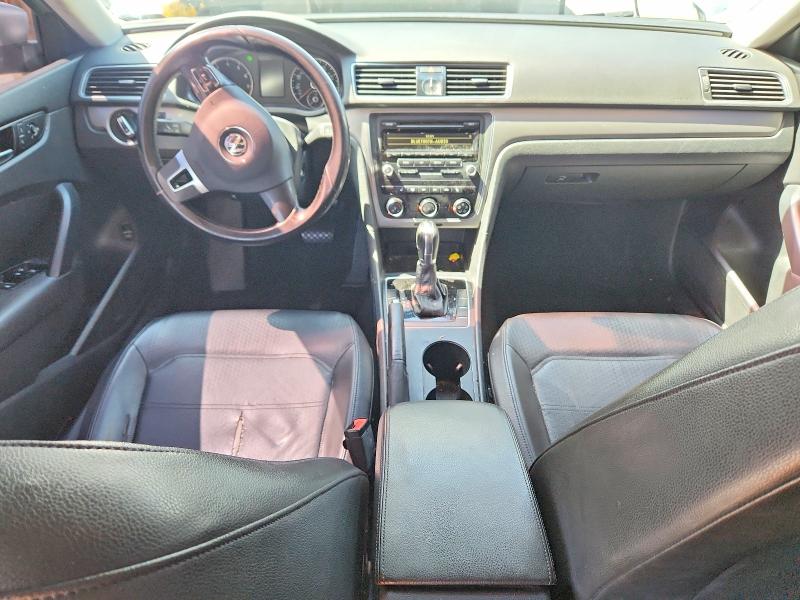 Photo 8 from auction – 2014 VOLKSWAGEN PASSAT with VIN 1VWAT7A33EC027290