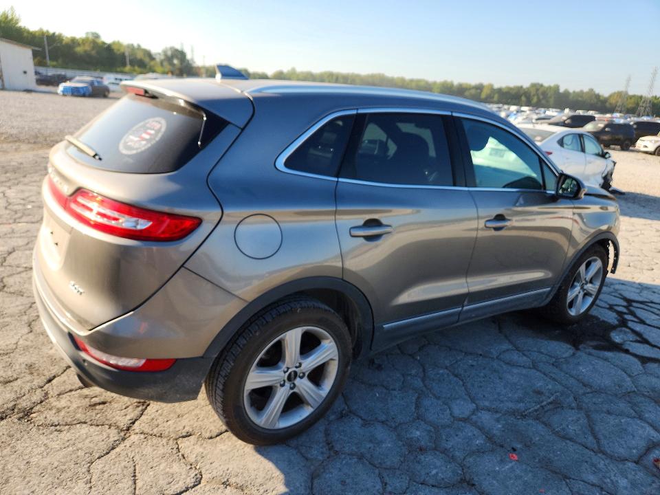 Photo 3 from auction – 2017 LINCOLN MKC with VIN 5LMCJ1C94HUL55437