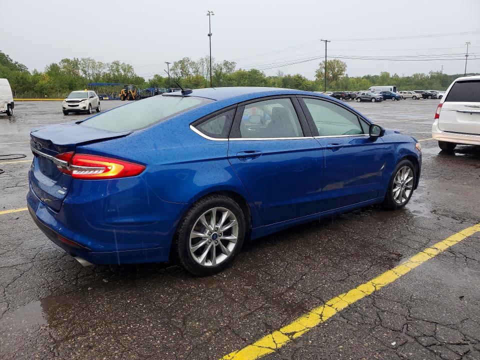 Photo 3 from auction – 2017 FORD FUSION with VIN 3FA6P0HD9HR333750