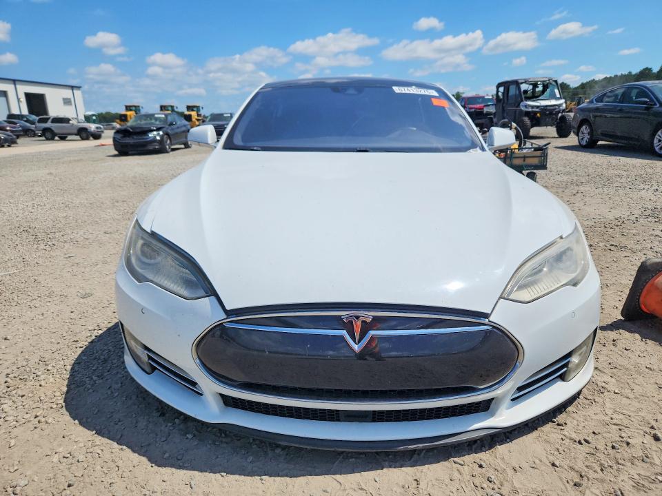 صورة رقم 5 من المزاد - 2015 TESLA MODEL S مع VIN 5YJSA1H23FFP74030
