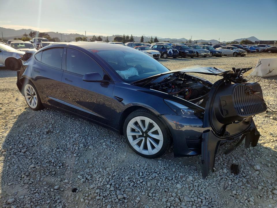 Снимка 4 от търг – 2023 TESLA MODEL 3 с VIN 5YJ3E1EAXPF705440