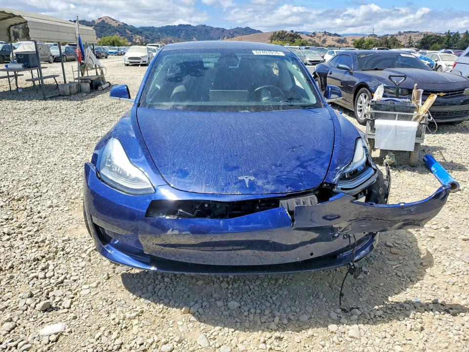 Photo 5 from auction – 2018 TESLA MODEL 3 with VIN 5YJ3E1EA7JF160952