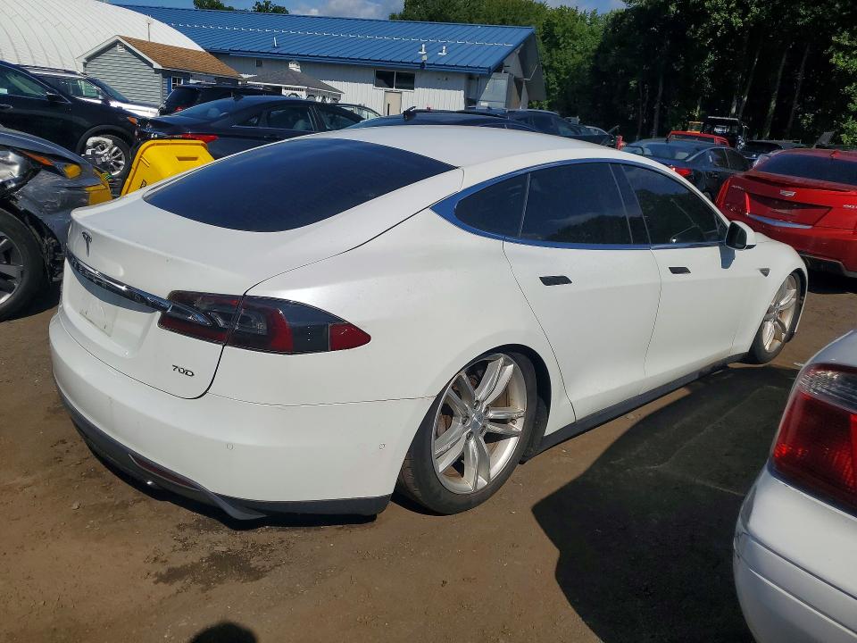 Photo 3 from auction – 2015 TESLA MODEL S with VIN 5YJSA1S27FF088047