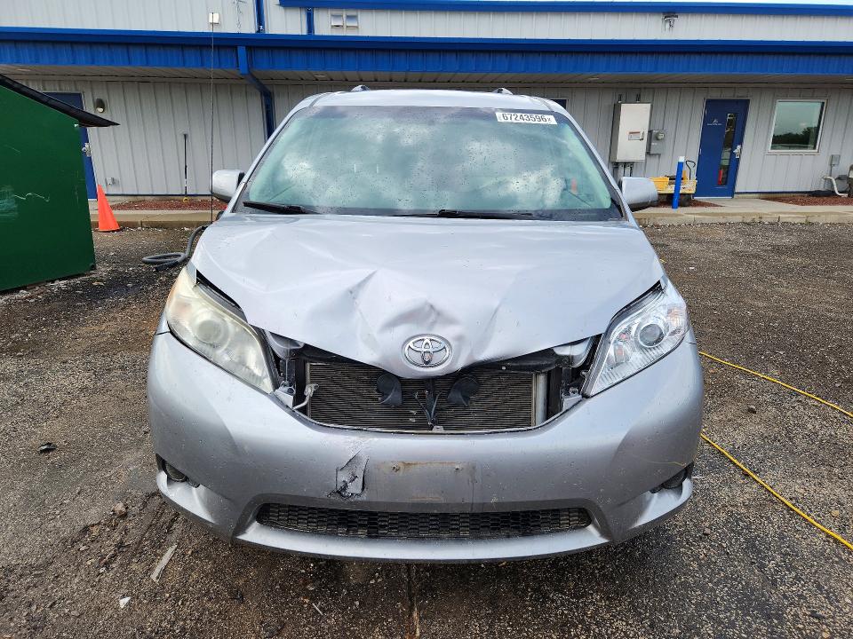 Photo 5 from auction – 2014 TOYOTA SIENNA with VIN 5TDKK3DC1ES505851