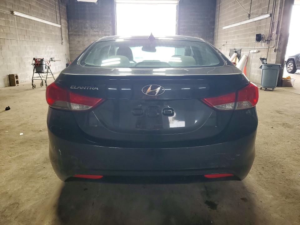 Снимка 6 от търг – 2013 HYUNDAI ELANTRA с VIN 5NPDH4AE8DH224380