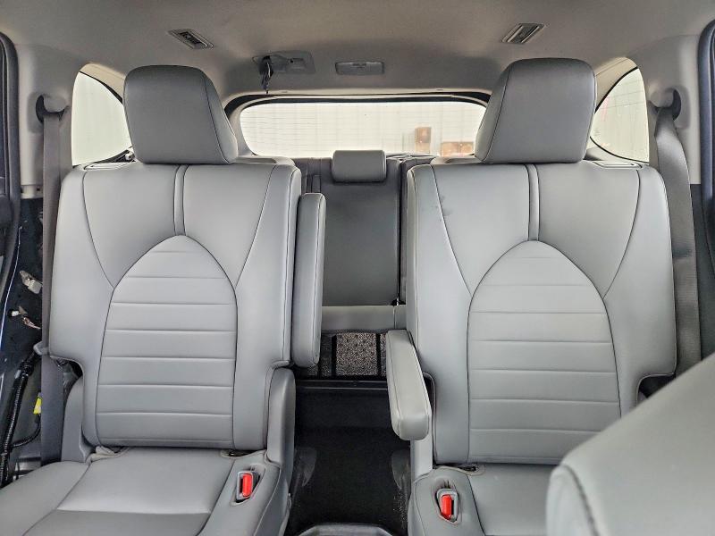 Photo 10 from auction – 2021 TOYOTA HIGHLANDER with VIN 5TDGZRBH4MS143953
