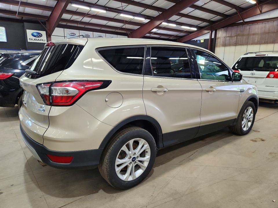 Снимка 3 от търг – 2017 FORD ESCAPE с VIN 1FMCU9GD2HUD23738