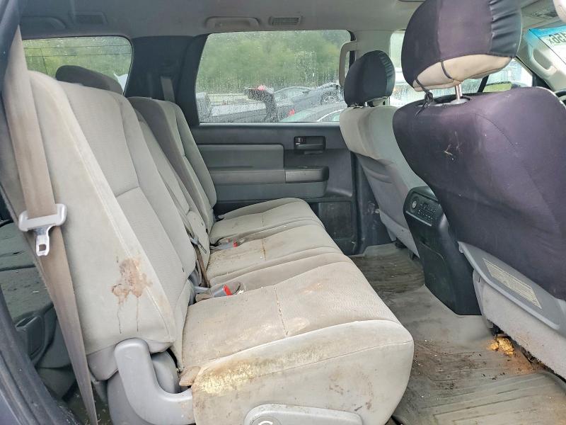 Photo 11 from auction – 2010 TOYOTA SEQUOIA with VIN 5TDBY5G1XAS030179