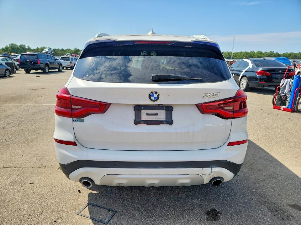 Zdjęcie 6 z aukcji – 2018 BMW X3 z VIN 5UXTR9C59JLD60657