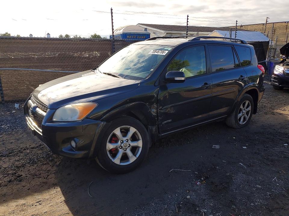 TOYOTA RAV4 2011 с VIN 2T3DF4DV9BW140852 - Снимка от търг