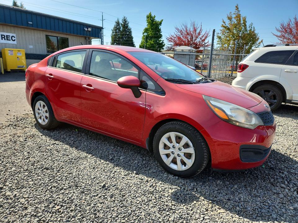 Foto 4 de la subasta – 2014 KIA RIO con VIN KNADM4A38E6402520