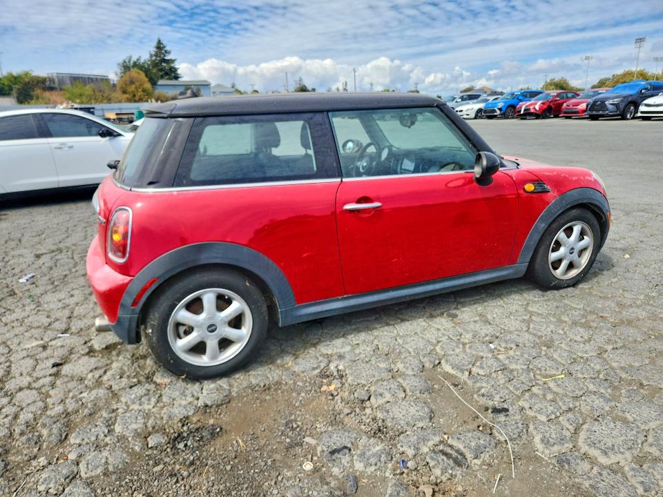 Photo 3 from auction – 2010 MINI COOPER with VIN WMWMF3C5XATZ62361