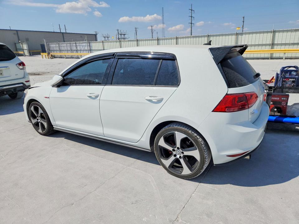 Photo 2 from auction – 2017 VOLKSWAGEN GTI with VIN 3VW5T7AU1HM029147