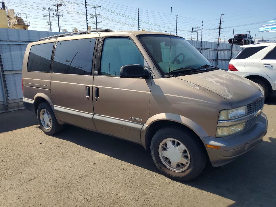 Photo 4 from auction – 2000 CHEVROLET ASTRO with VIN 1GNDM19W7YB205891