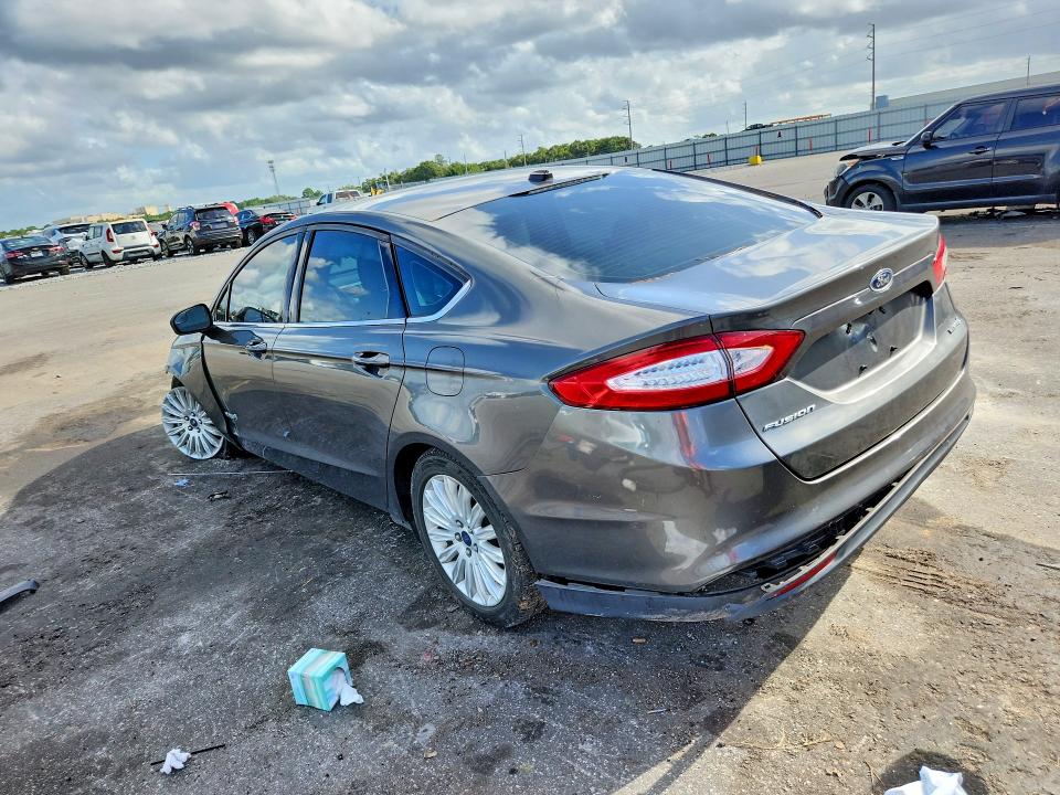 Photo 2 from auction – 2016 FORD FUSION with VIN 3FA6P0UU0GR338064