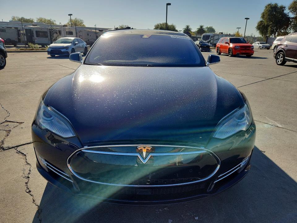 صورة رقم 5 من المزاد - 2014 TESLA MODEL S مع VIN 5YJSA1H18EFP57133