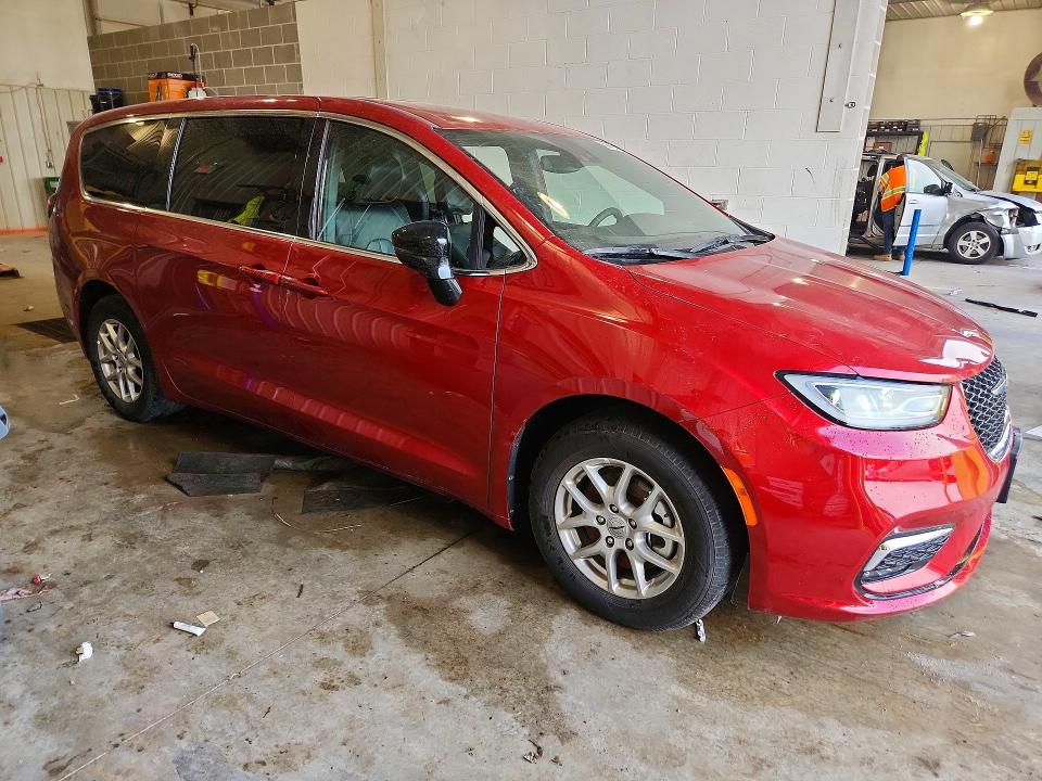 Photo 4 from auction – 2025 CHRYSLER PACIFICA with VIN 2C4RC1BGXSR554962