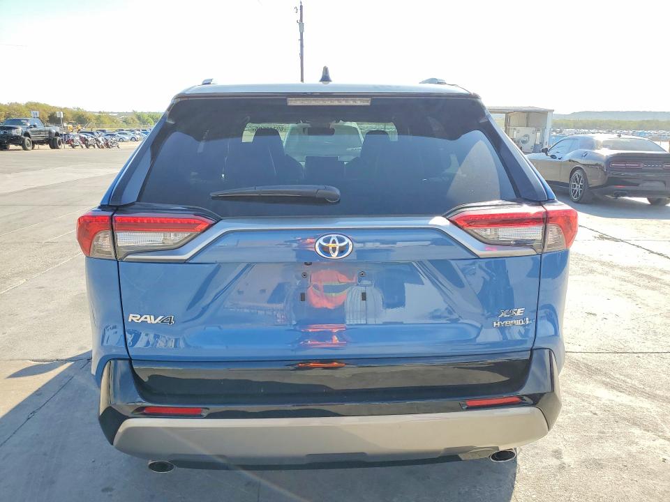 Снимка 6 от търг – 2022 TOYOTA RAV4 с VIN 2T3E6RFV4NW030603
