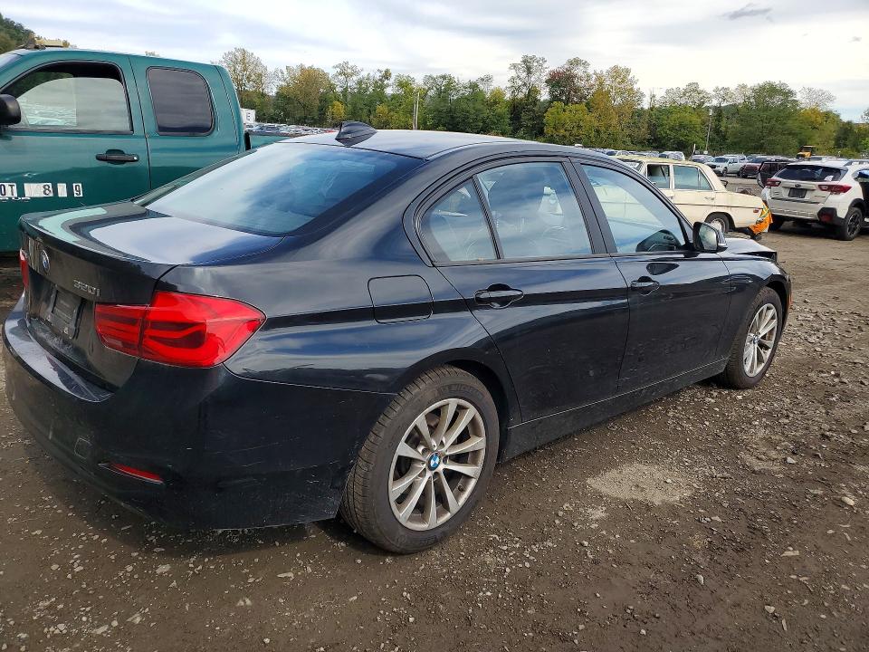 Photo 3 from auction – 2018 BMW 320 with VIN WBA8E5G50JNV02141