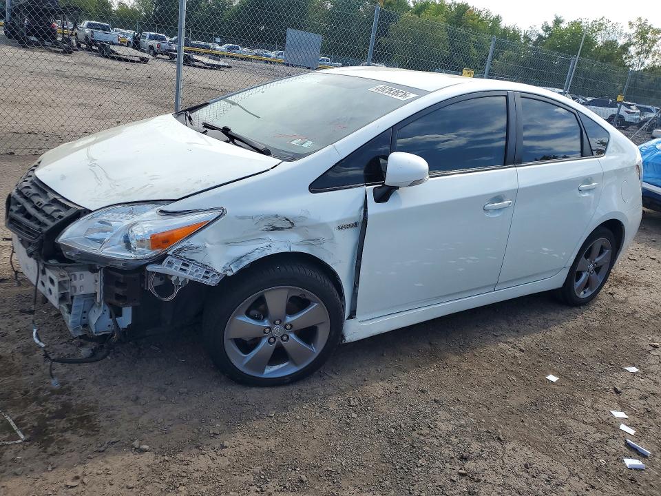 TOYOTA PRIUS 2015 с VIN JTDKN3DU2F0423745 - Снимка от търг