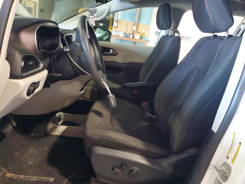 Photo 7 from auction – 2017 CHRYSLER PACIFICA with VIN 2C4RC1DG6HR508213