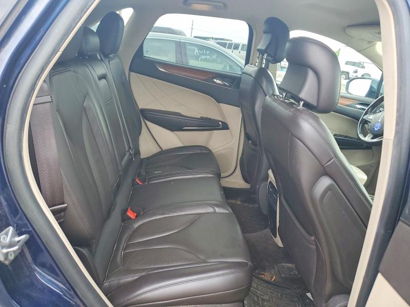 Photo 11 from auction – 2017 LINCOLN MKC with VIN 5LMCJ2D90HUL71980