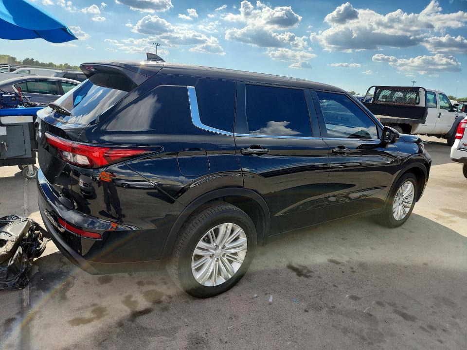 Снимка 3 от търг – 2024 MITSUBISHI OUTLANDER с VIN JA4J3UA89RZ055203
