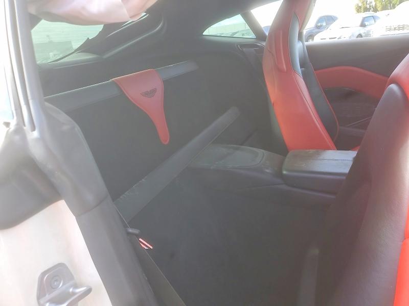 Photo 10 from auction – 2019 ASTON MARTIN VANTAGE with VIN SCFSMGAWXKGN02034