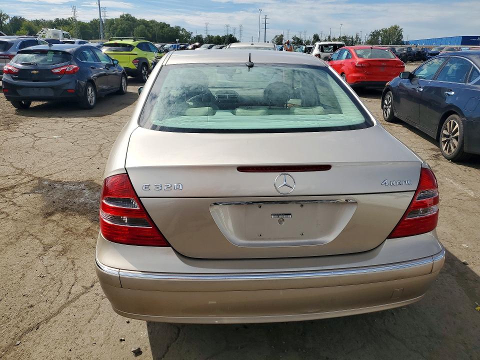 Снимка 6 от търг – 2005 MERCEDES-BENZ E с VIN WDBUF82J35X168586