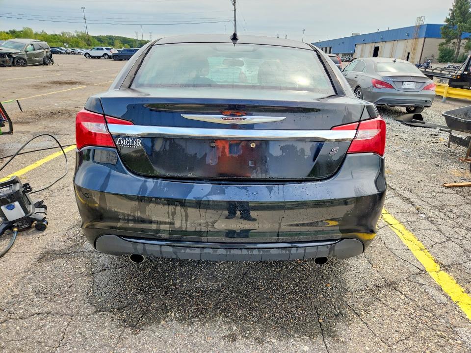 Photo 6 from auction – 2014 CHRYSLER 200 with VIN 1C3CCBBG9EN193127